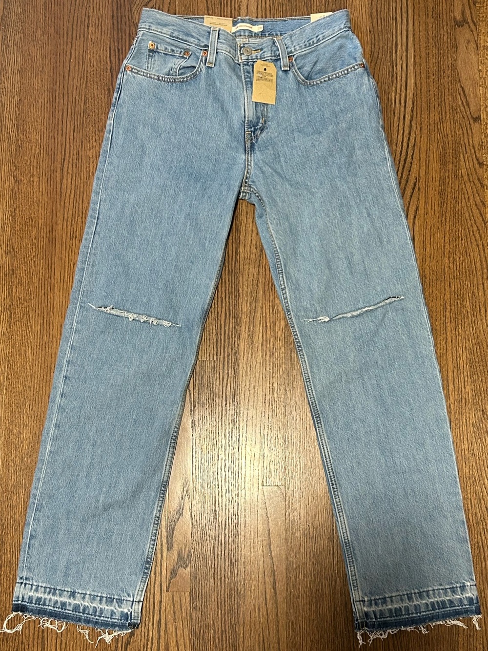 NWT Levi’s Low Pro Straight Jeans Size 28